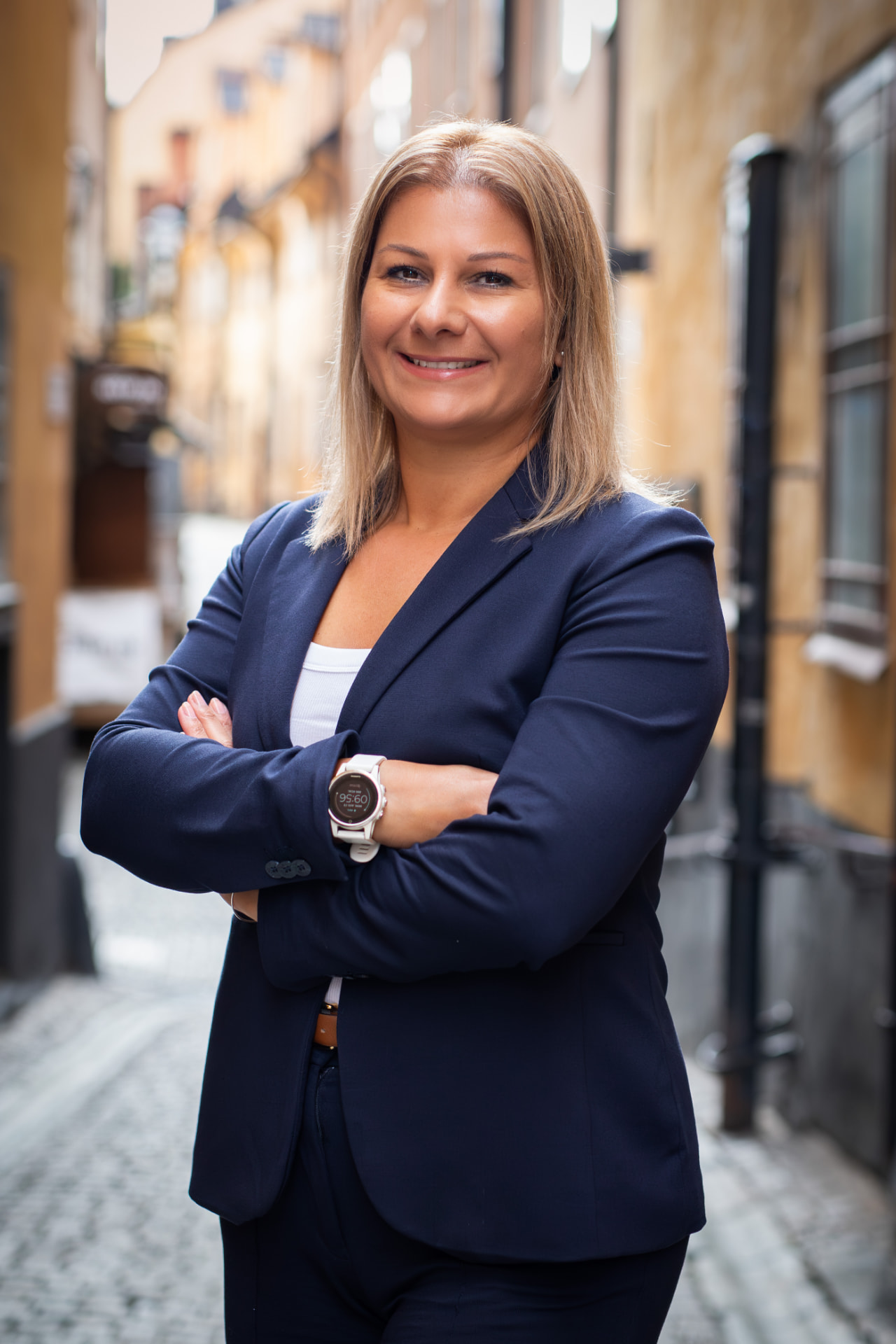 Porträtt av Azin Johansson, Partner Sales Manager på Informa