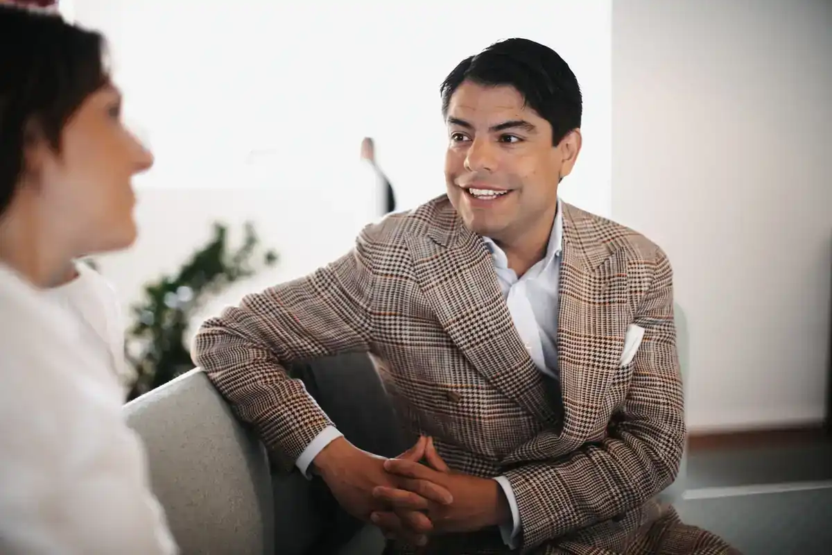 Medarbetare på Informa arbetar med systematisk B2B-prospektering